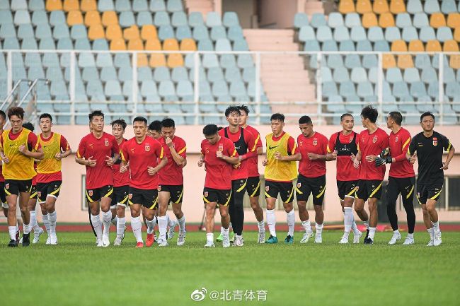 而在谈到本场B费的表现时，斯科尔斯给予肯定。